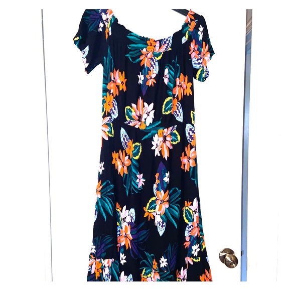 EUC Old Navy off-the-shoulder flower maxi dress - Picture 1 of 4